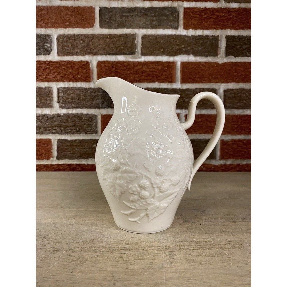 LENOX  BlackBerry Collection  24oz Pitcher‎ 6.5" Flowers  Ivory w/ Gold Trim